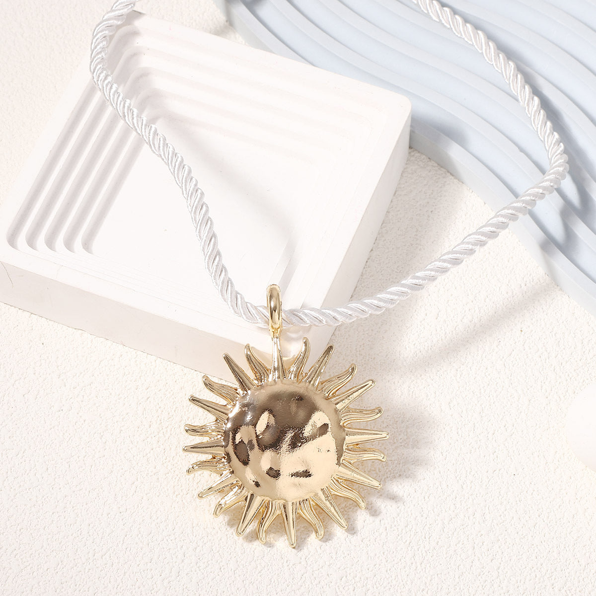 Stunning Necklace for Daily Wear