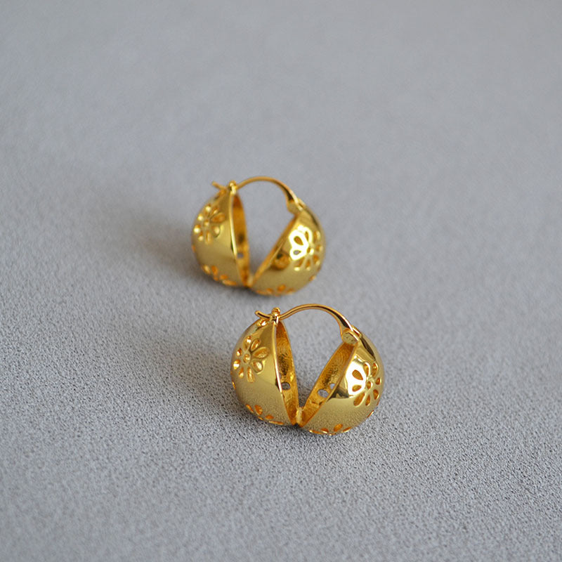 Charming Gold Earring for Any Occasion