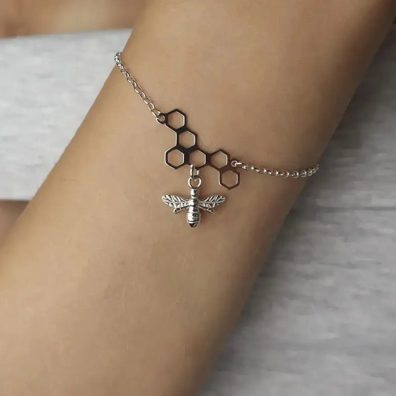 Charming Silver Bracelet for Any Occasion