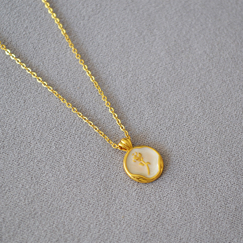 Romantic Gold Necklace for Special Moments