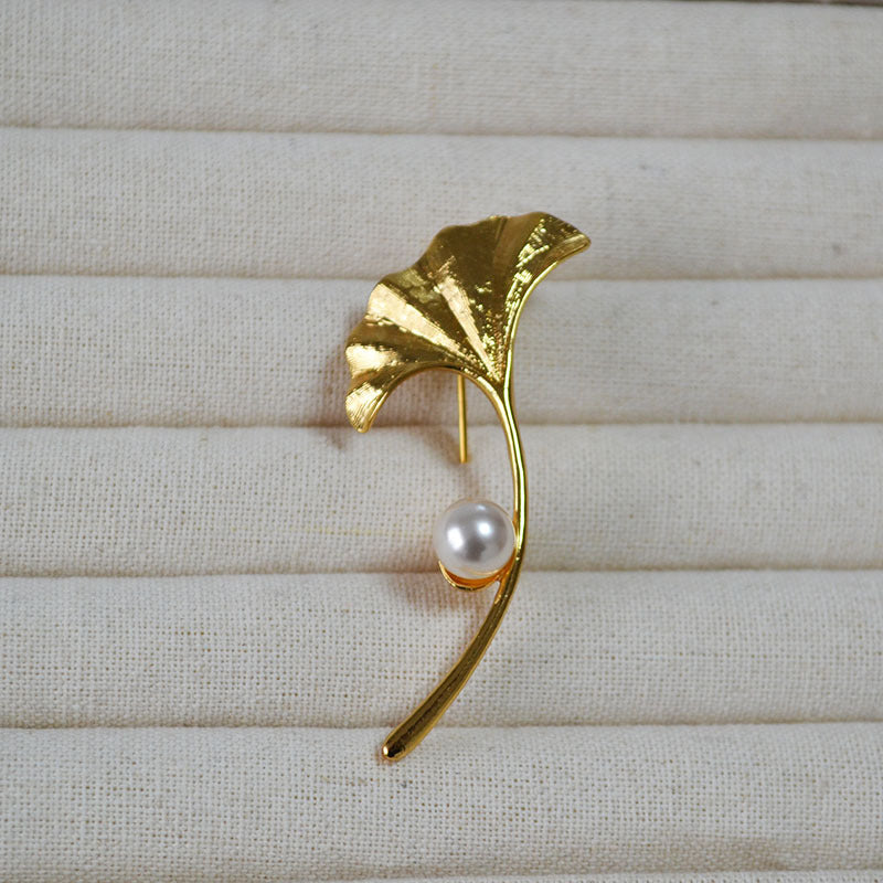 Classic Gold Piece with Timeless Appeal