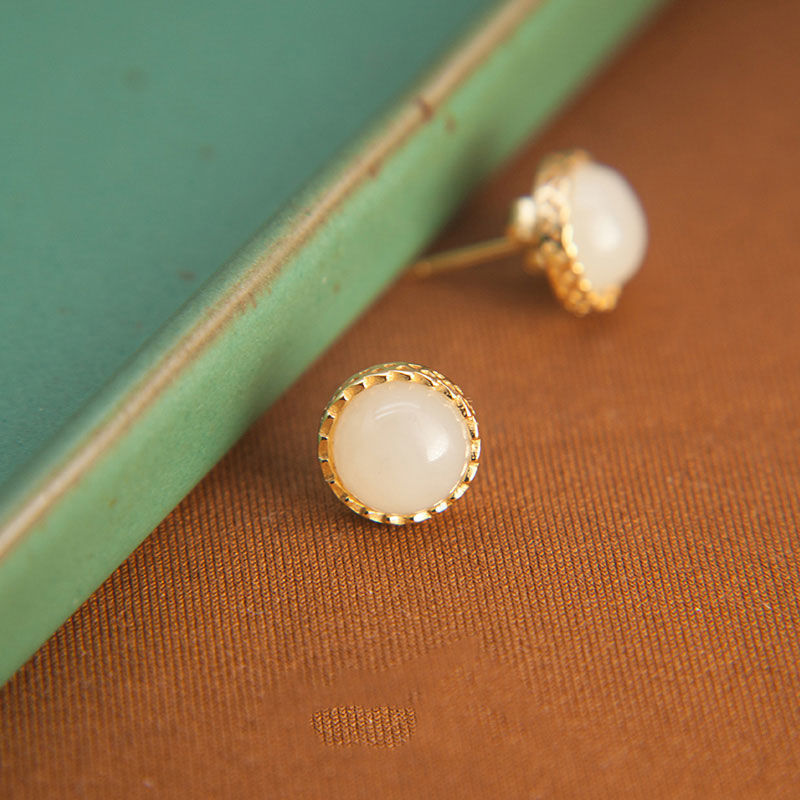 Romantic Silver Earring for Special Moments