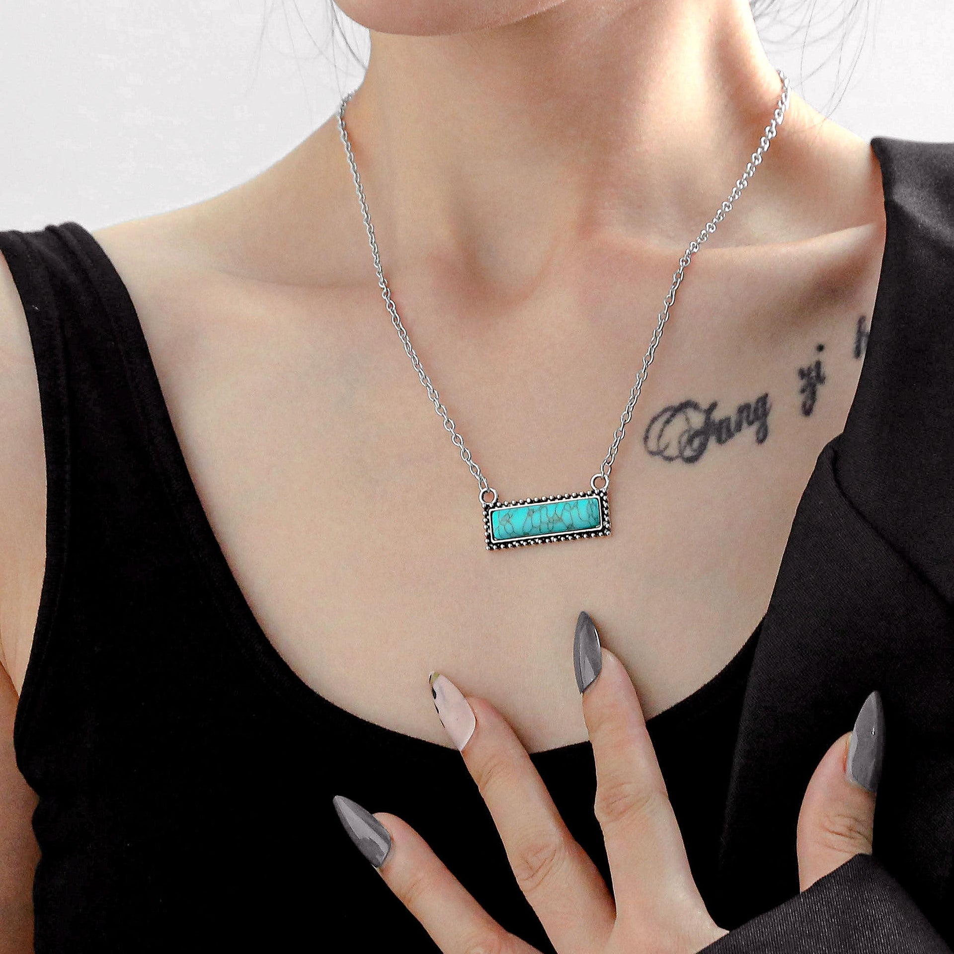 Charming Piece for Any Occasion