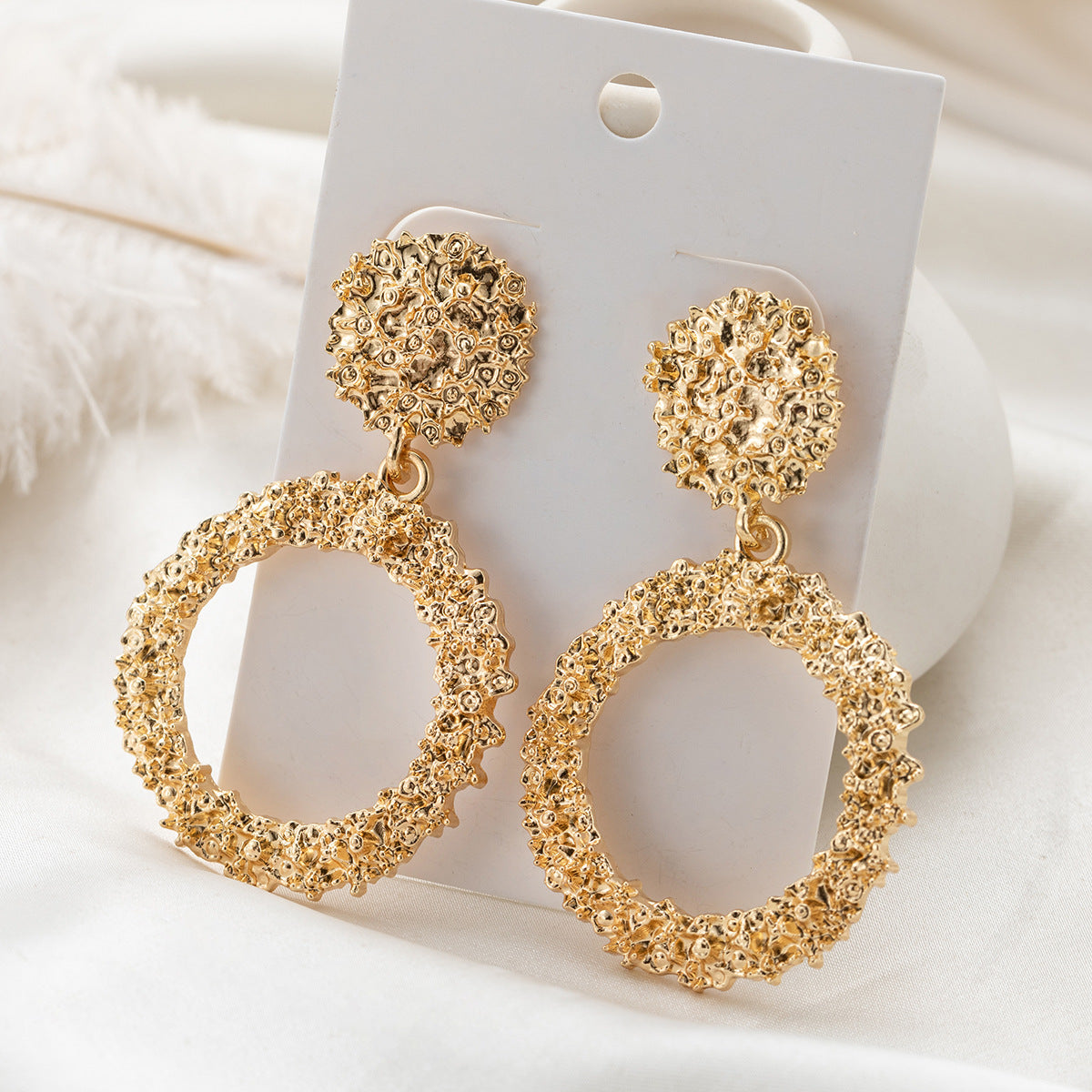 Romantic Gold Earring for Special Moments