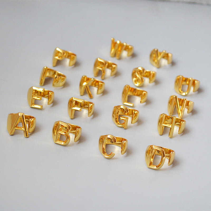 Classic Gold Ring with Timeless Appeal