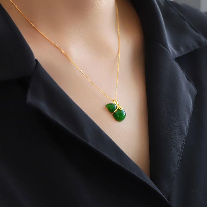 Classic Gold Necklace with Timeless Appeal