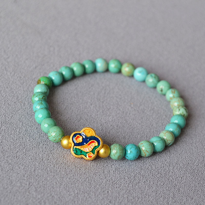 Classic Gold Bracelet with Timeless Appeal