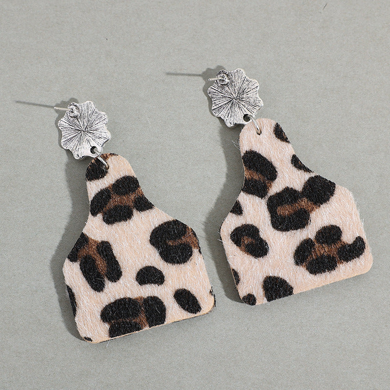 Charming Earring for Any Occasion