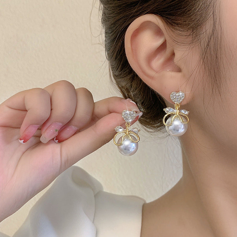 Classic Pearl Earring with Timeless Appeal