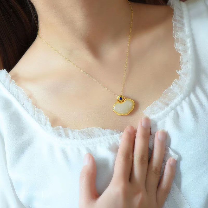 Elegant Silver Necklace for Every Occasion