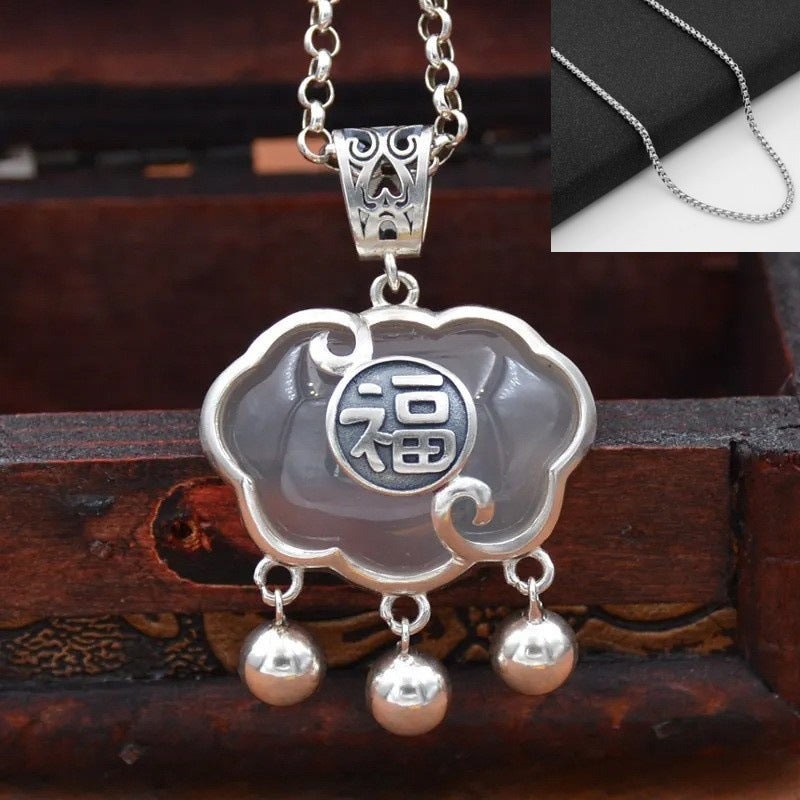 Beautiful Silver Necklace with Unique Style