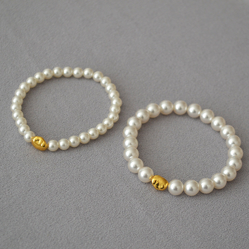 Romantic Gold Bracelet for Special Moments