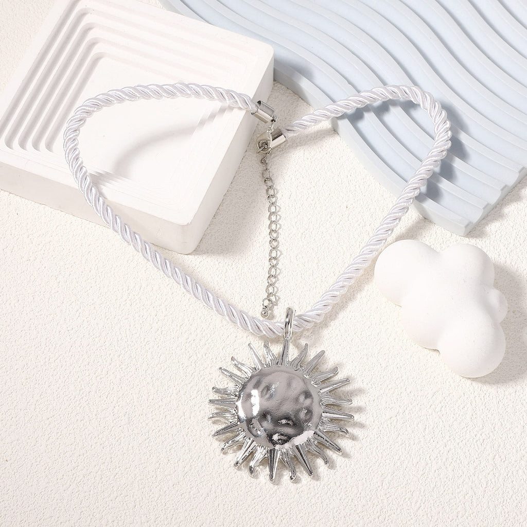 Stunning Necklace for Daily Wear