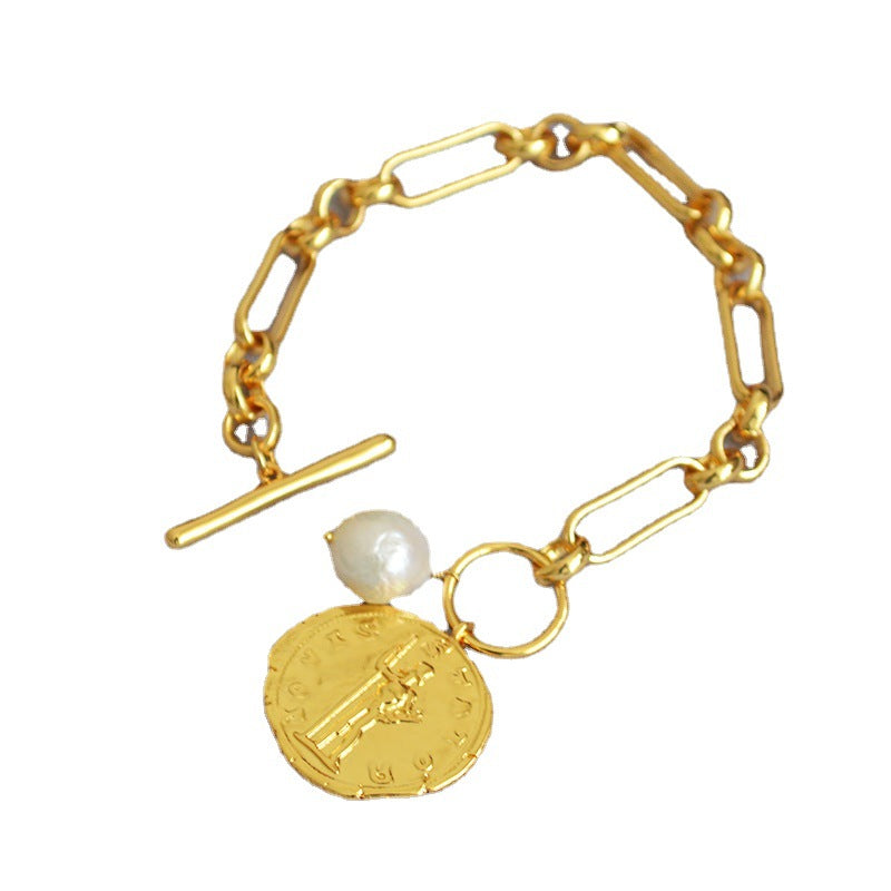 Charming Gold Bracelet for Any Occasion