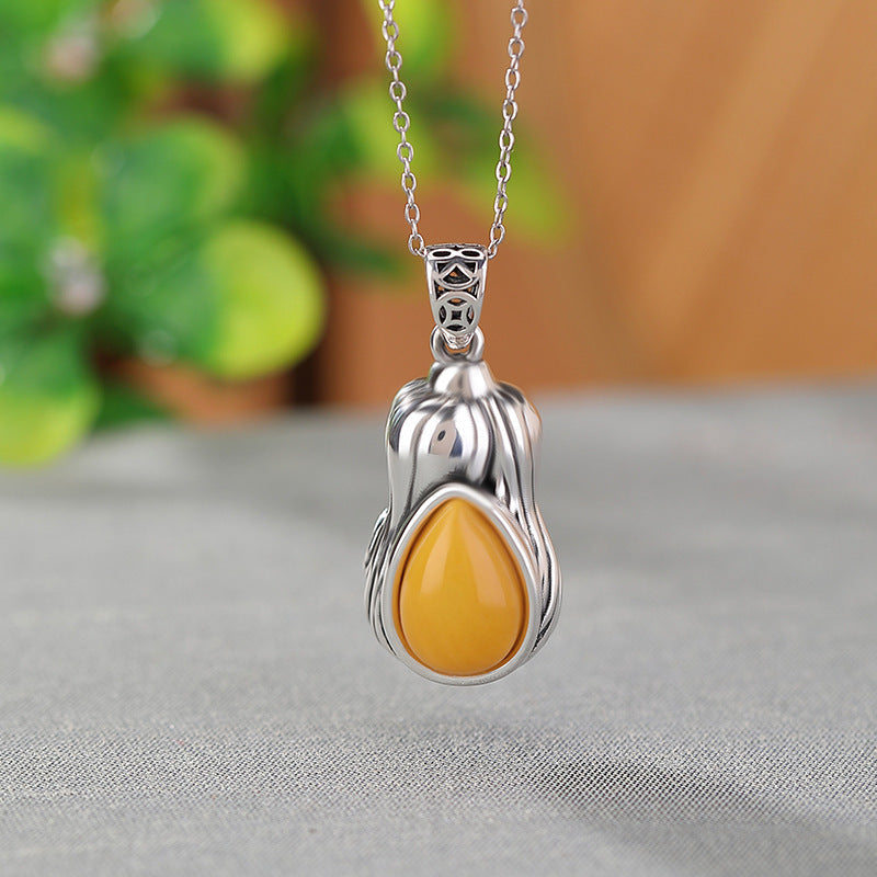 Romantic Silver Necklace for Special Moments