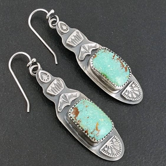 Charming Silver Earring for Any Occasion