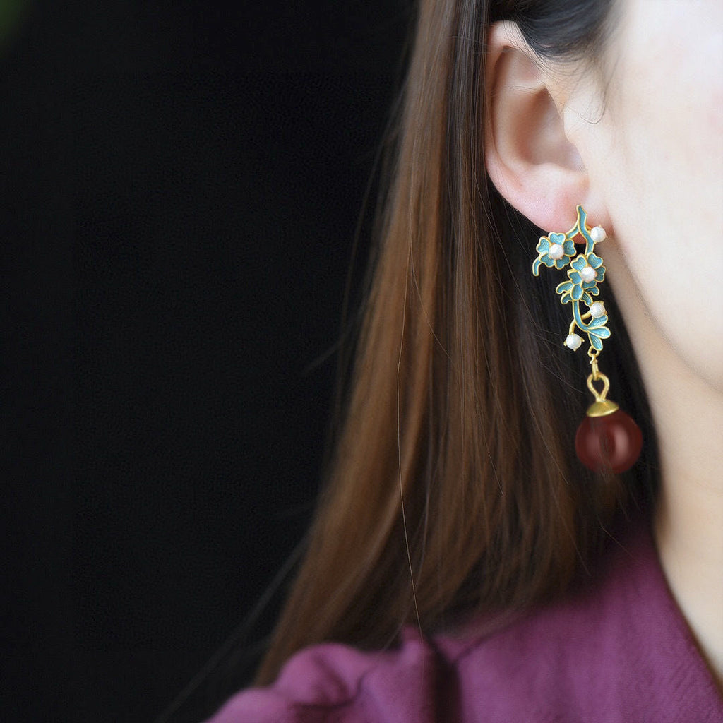 Charming Earring for Any Occasion