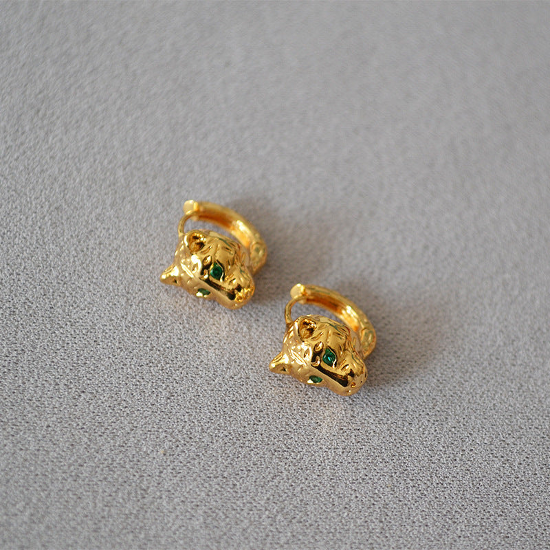 Romantic Gold Earring for Special Moments