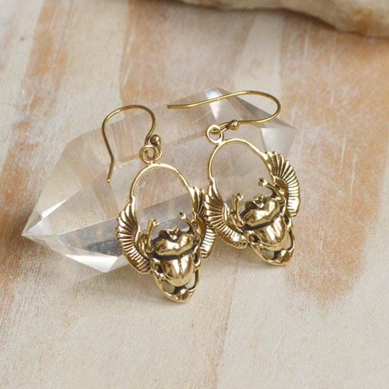 Charming Gold Earring for Any Occasion