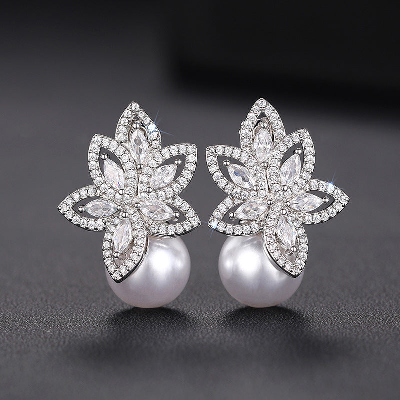 Romantic Pearl Earring for Special Moments