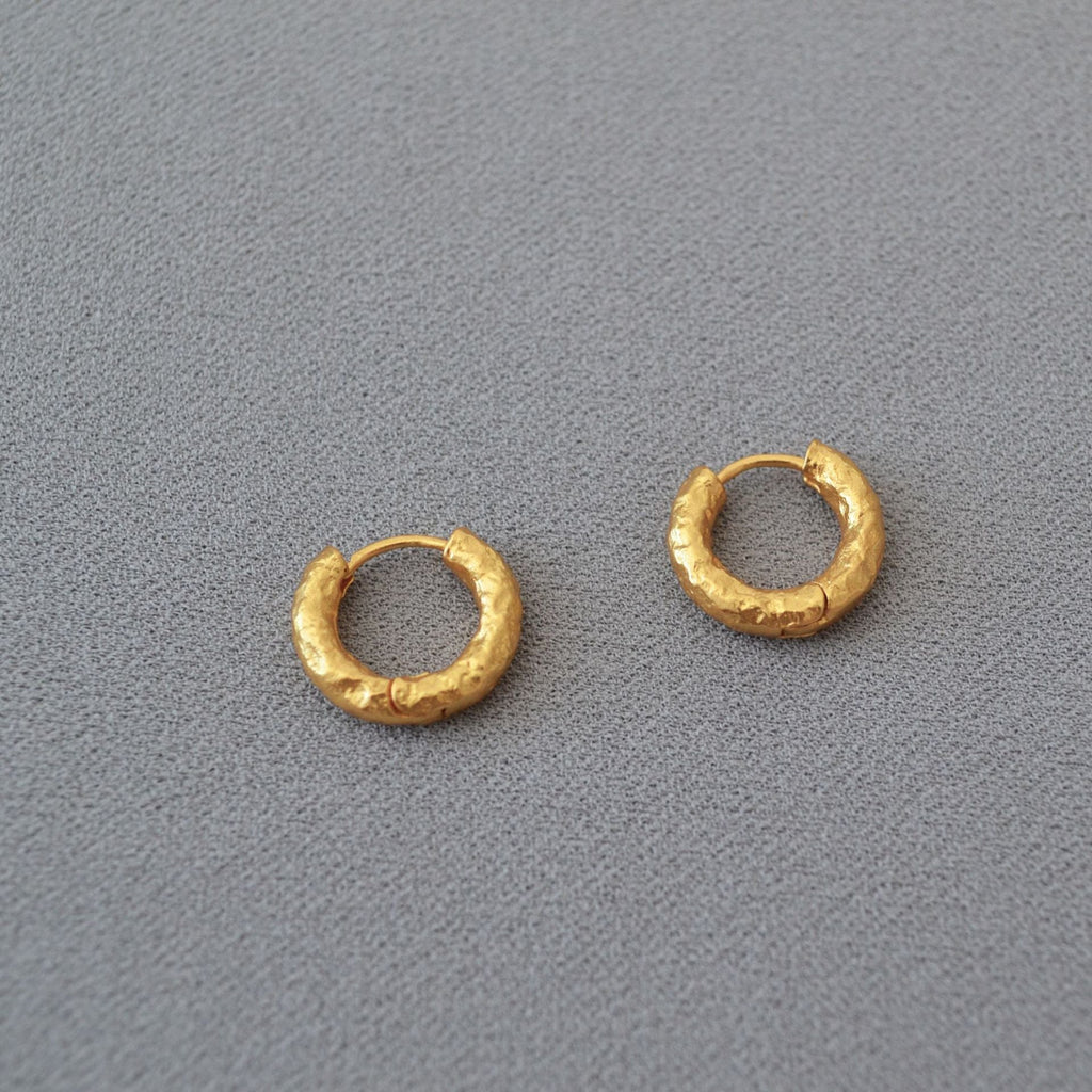 Stunning Gold Earring for Daily Wear