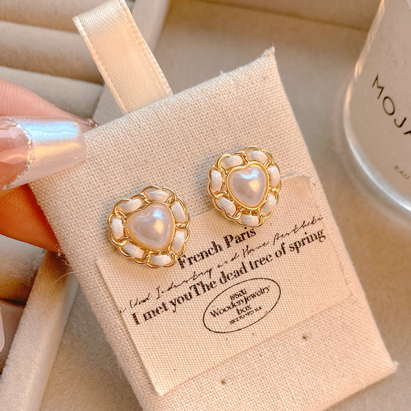 Elegant Pearl Earring for Every Occasion