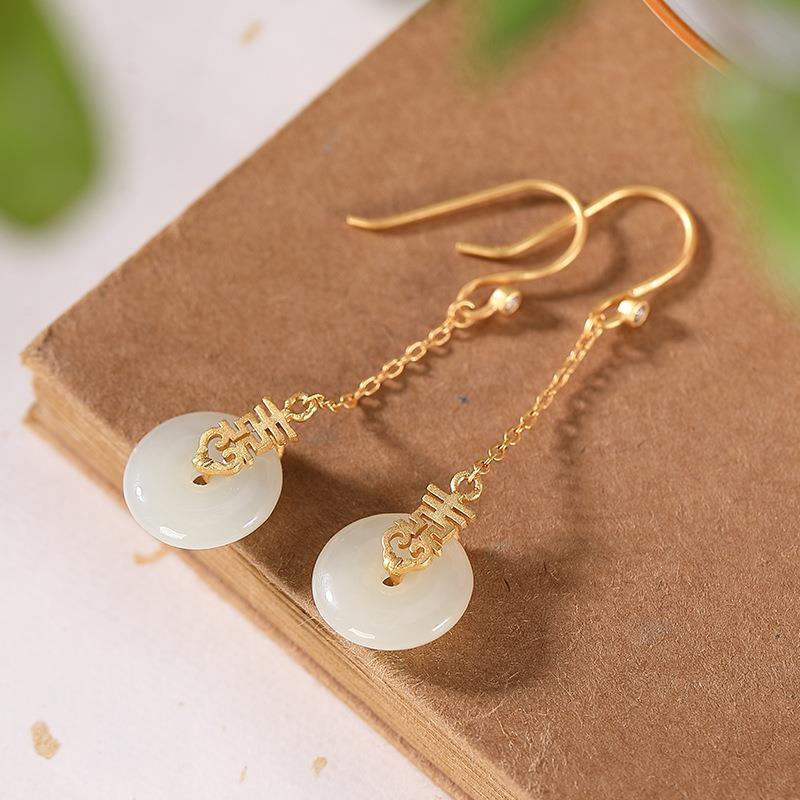 Elegant Gold Earring for Every Occasion