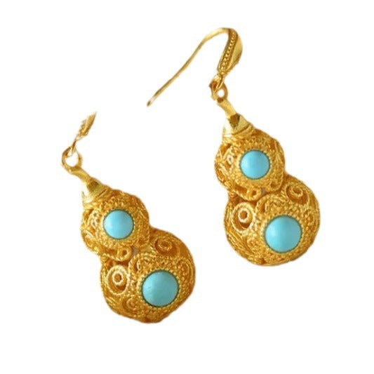 Romantic Silver Earring for Special Moments