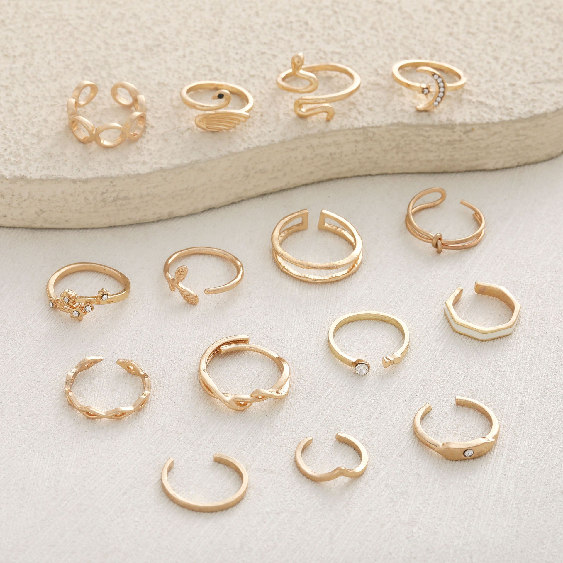 Romantic Gold Ring for Special Moments