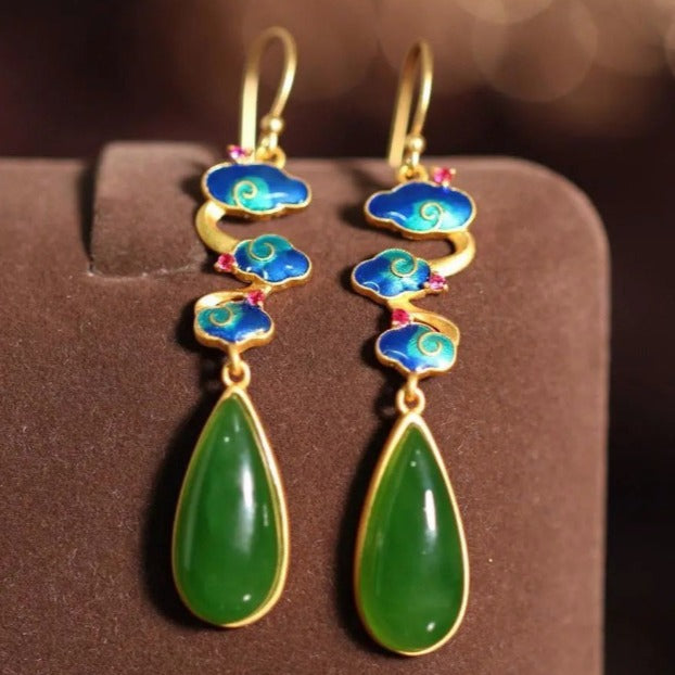 Charming Gold Earring for Any Occasion