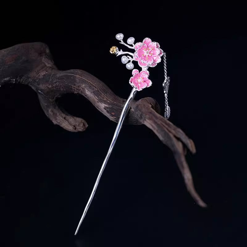 Charming Piece for Any Occasion