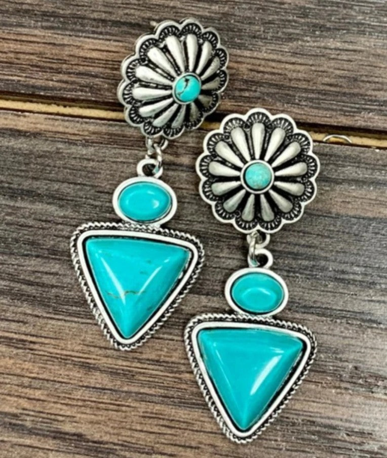 Elegant Silver Earring for Every Occasion