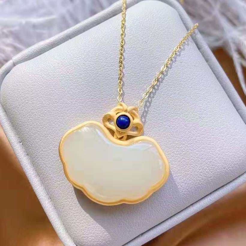 Elegant Silver Necklace for Every Occasion