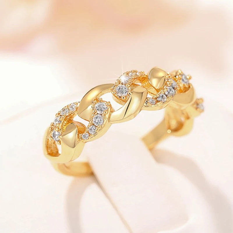 Classic Chain with Timeless Appeal