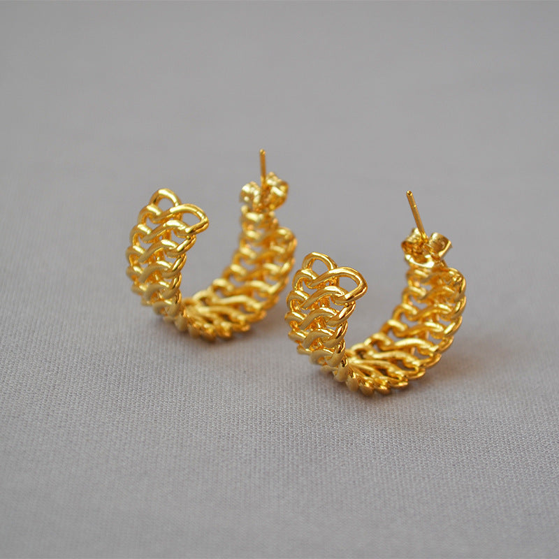Elegant Gold Earring for Every Occasion