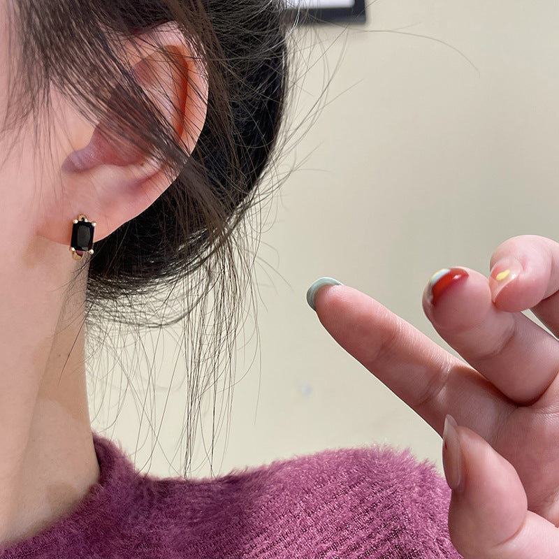 Charming Earring for Any Occasion