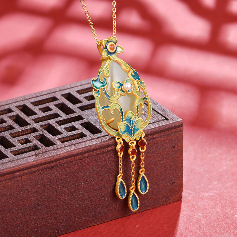 Stunning Silver Necklace for Daily Wear