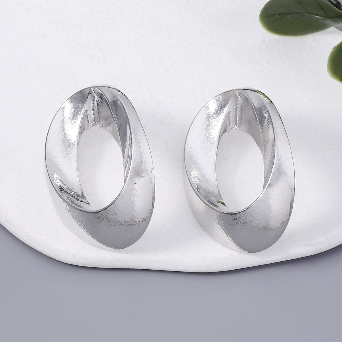 Charming Earring for Any Occasion