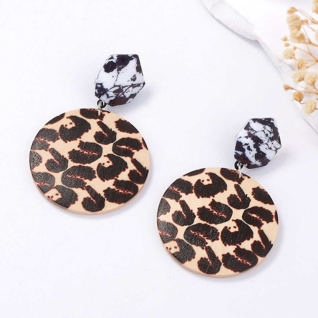 Charming Earring for Any Occasion