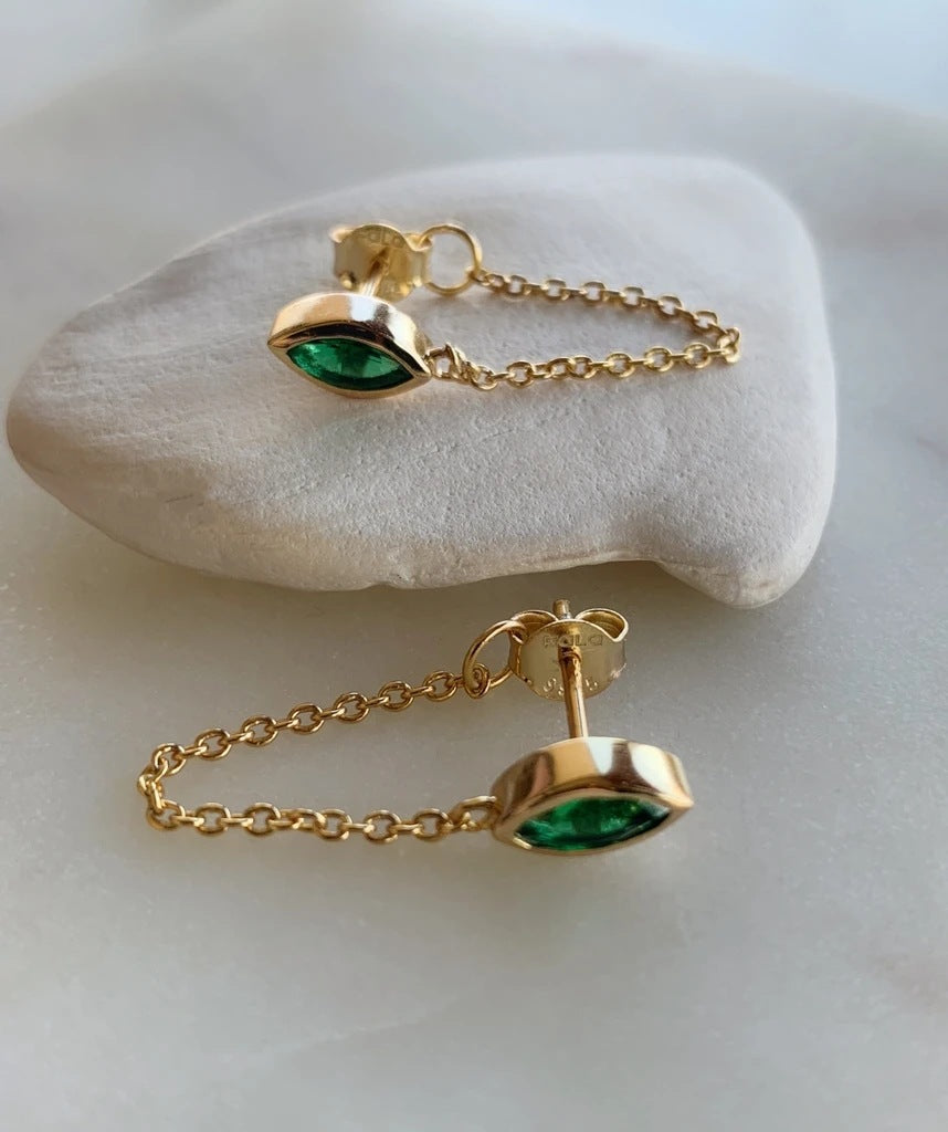 Charming Gold Earring for Any Occasion