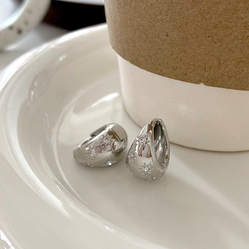 Classic Earring with Timeless Appeal