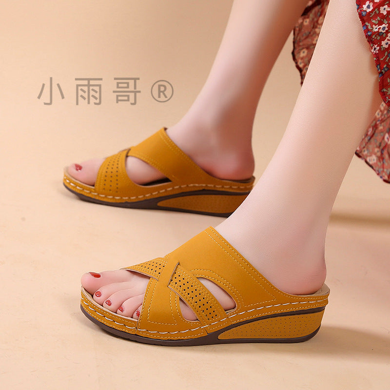 Chic Orthopedic Sandals with Unique Design