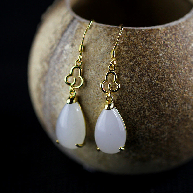Romantic Gold Earring for Special Moments