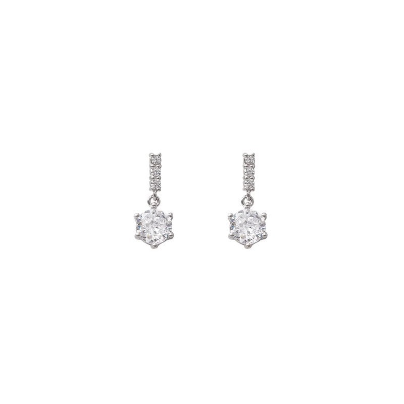 Charming Earring for Any Occasion