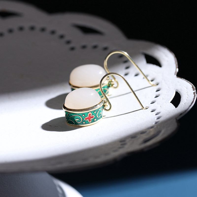 Charming Gold Earring for Any Occasion