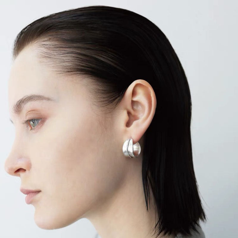 Classic Gold Earring with Timeless Appeal