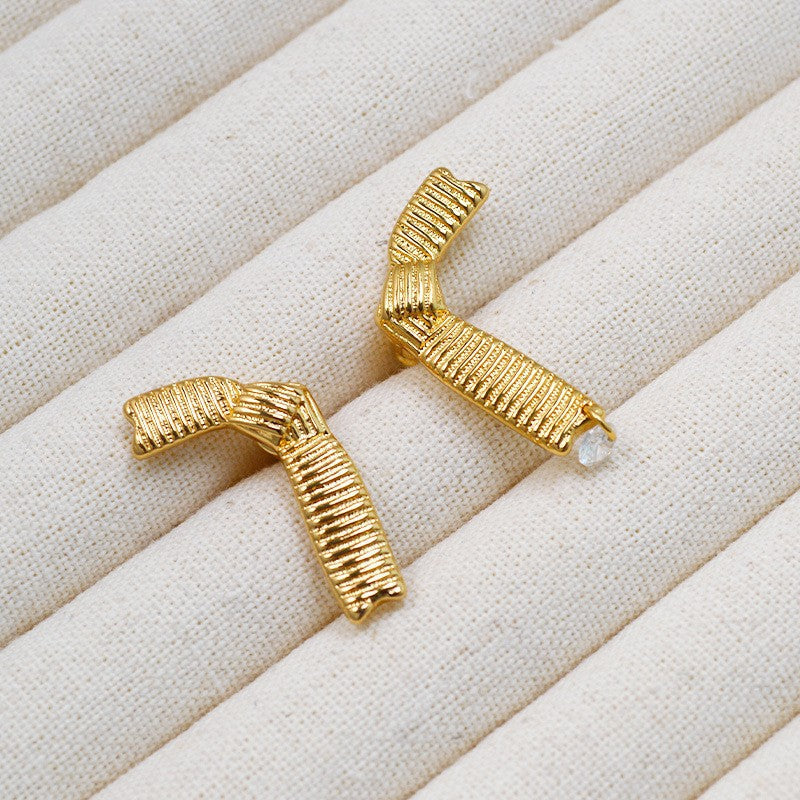 Elegant Gold Earring for Every Occasion