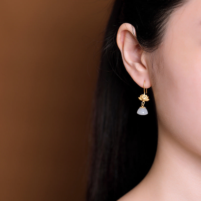 Charming Gold Earring for Any Occasion