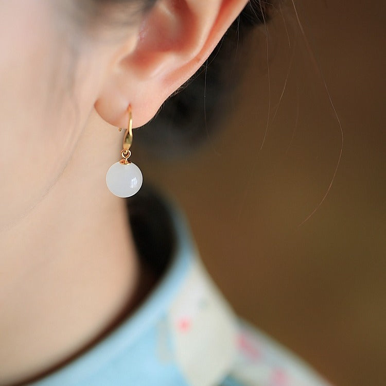 Romantic Silver Earring for Special Moments