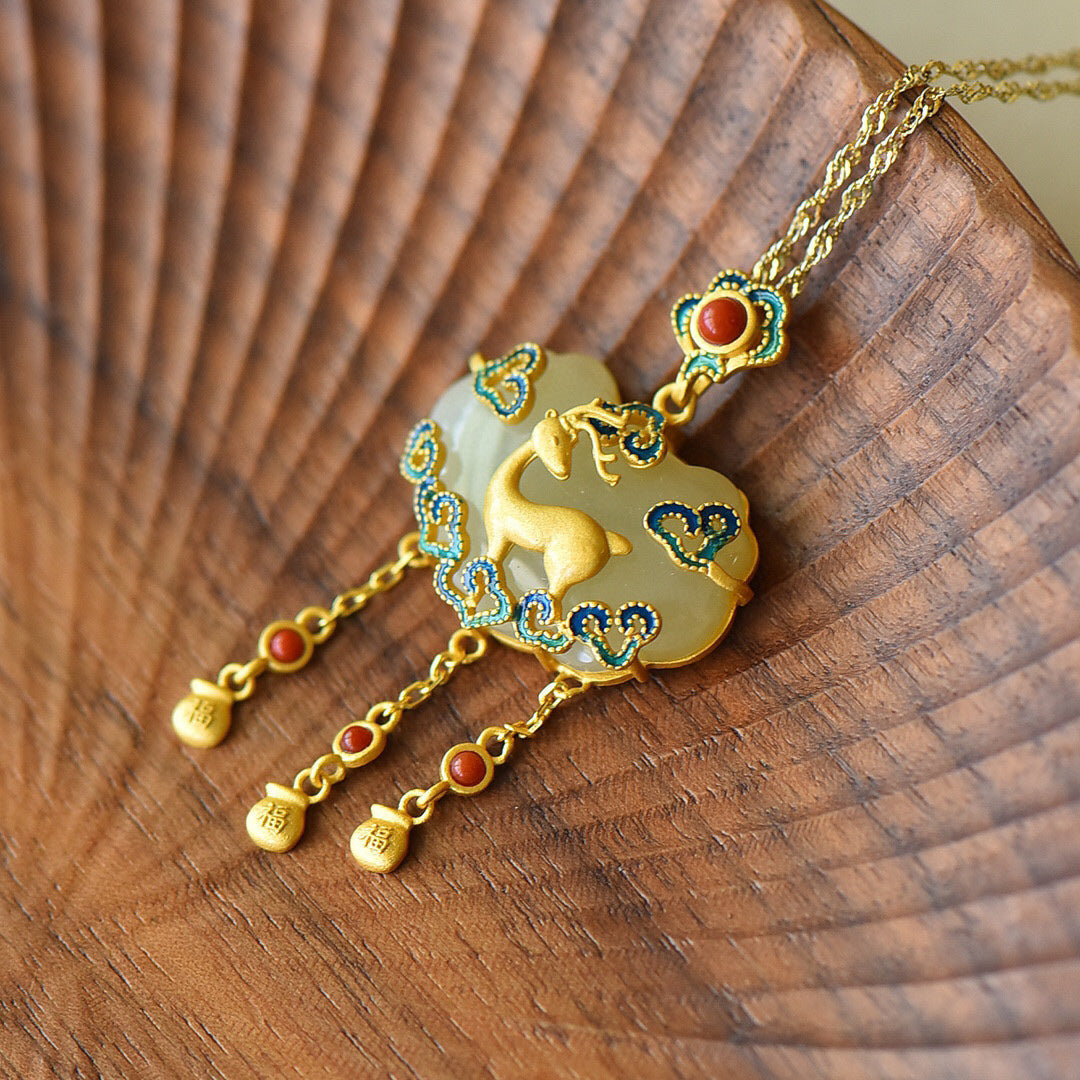 Stunning Gold Necklace for Daily Wear